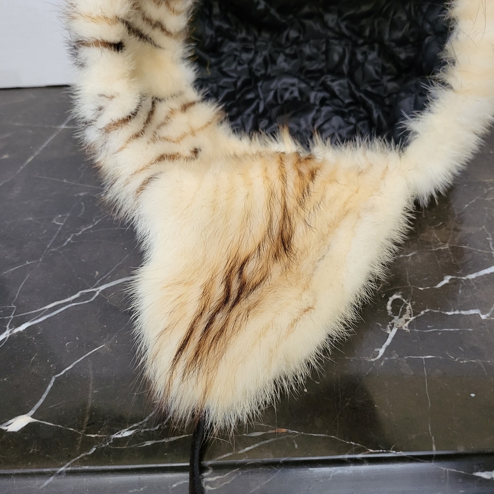 Real Fur - Picture 3 of 15